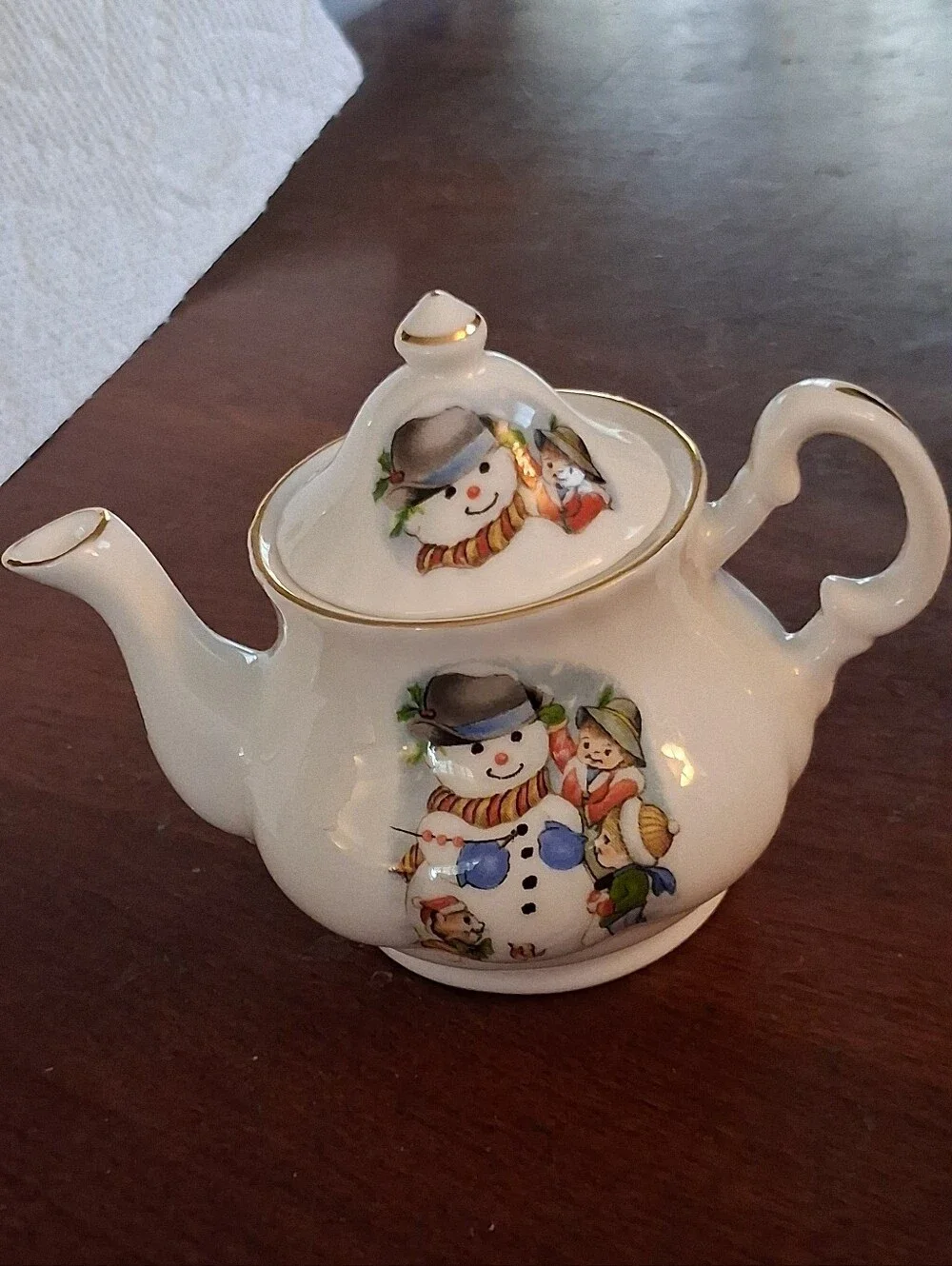 Miniature Teapot By Leonardo Canziani England Bone China Christmas Scenes
